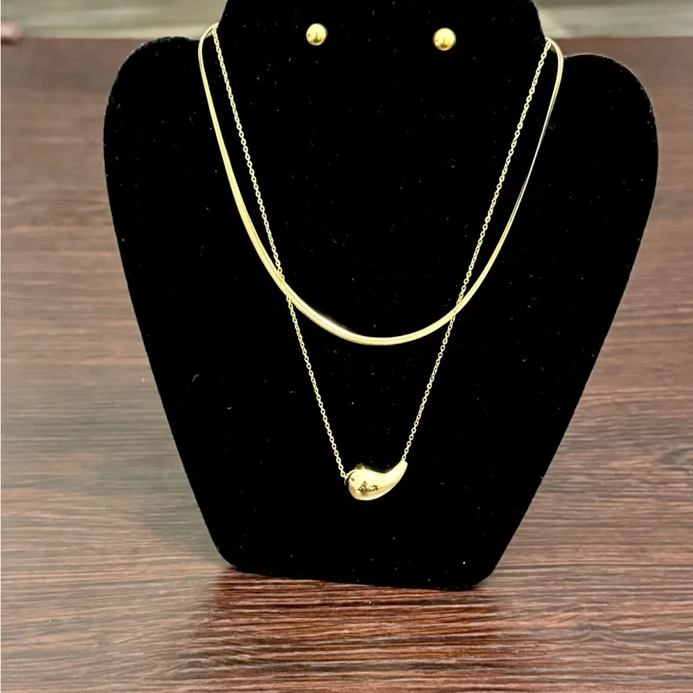 Minimalist Gold Necklace & Earrings Set Dainty Layered Everyday Jewelry - Picture 2 of 3